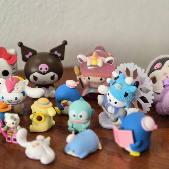 Sanrio Collectible/Figurine Lot - Picture 7 of 7